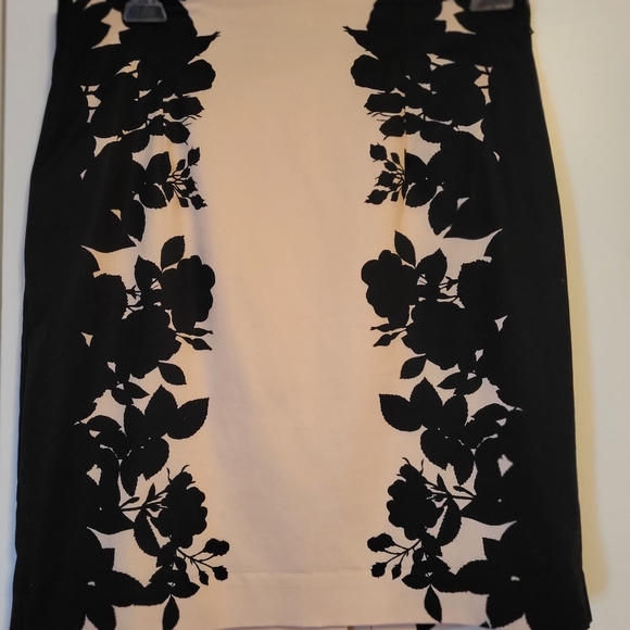 Worthington Dresses & Skirts - Slimming pencil skirt